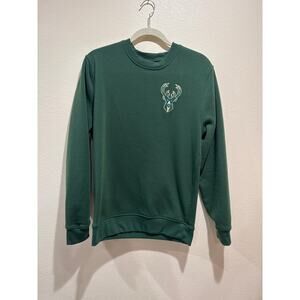 Milwaukee Bucks Sweatshirt Mens small Green NBA Basketball Team Crewneck